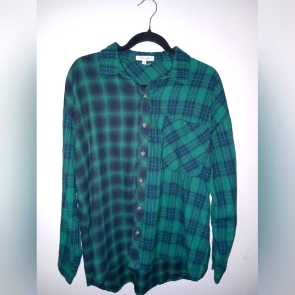 Women's Passport Flannel Size M